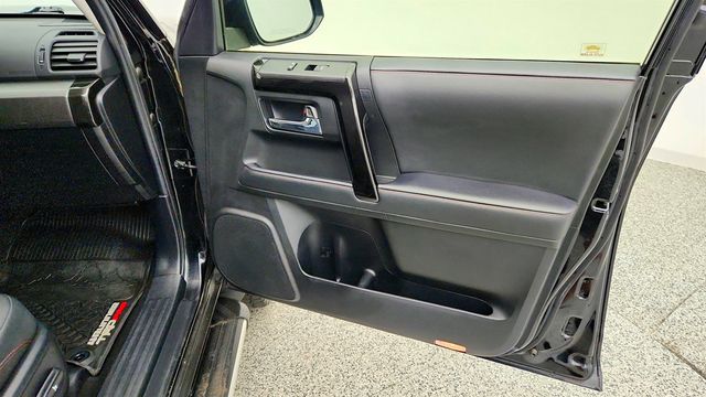 2020 Toyota 4Runner TRD Pro 4WD w/ Running Boards - 23028875 - 26