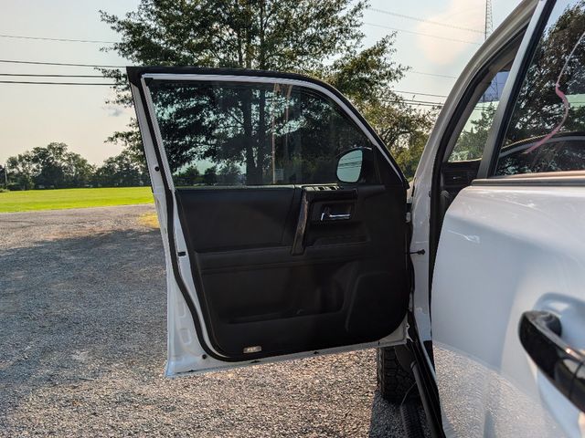 2020 Toyota 4Runner Venture 4WD - 23067776 - 9