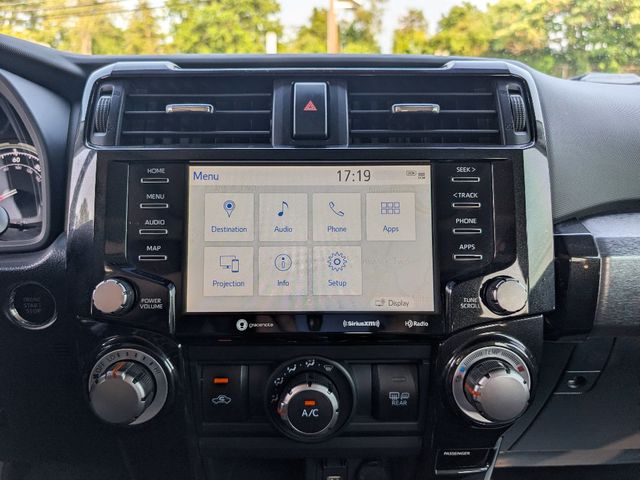 2020 Toyota 4Runner Venture 4WD - 23067776 - 26