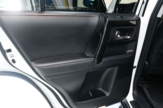 2020 Toyota 4Runner Venture 4WD - 22904745 - 26