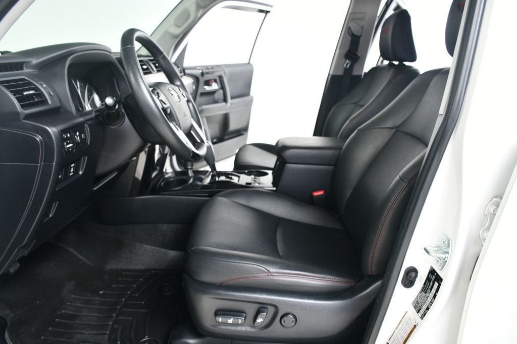 2020 Toyota 4Runner Venture Special Edition 4WD photo 28