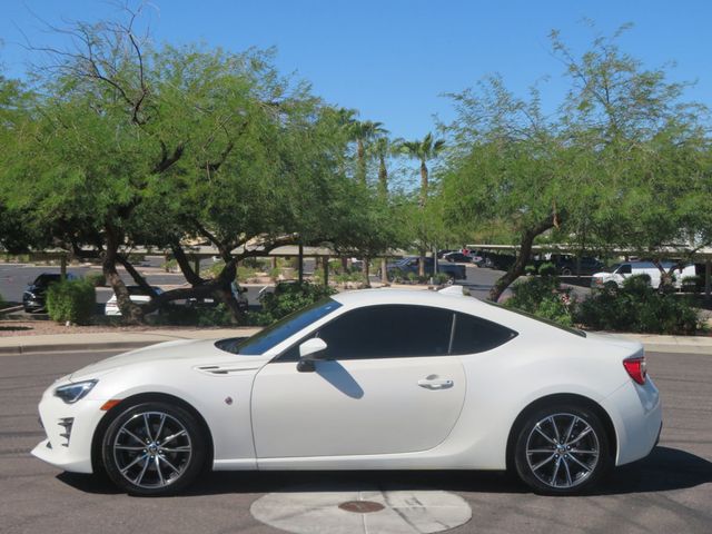 2020 Toyota 86 TOYOTA 86 SALVAGE TITLE EXTAR CLEAN LOW MILES 6SPEED MANUAL  - 23090667 - 1
