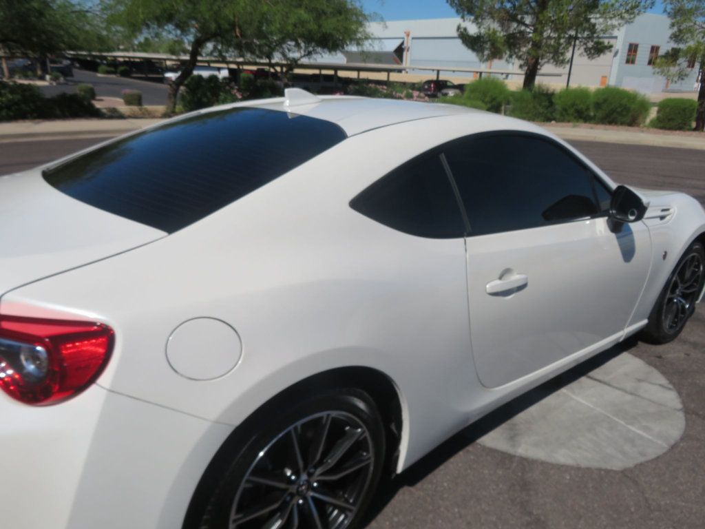 2020 Toyota 86 TOYOTA 86 SALVAGE TITLE EXTRA CLEAN LOW MILES 6SPEED MANUAL  - 23090667 - 9