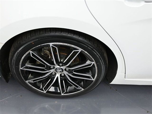 2020 Toyota Avalon Touring photo 16