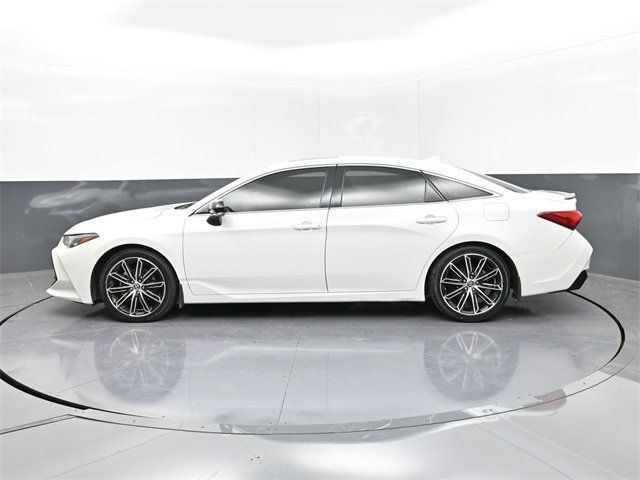 2020 Toyota Avalon Touring photo 2