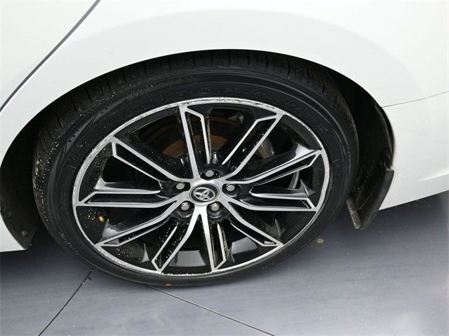 2020 Toyota Avalon Touring photo 7
