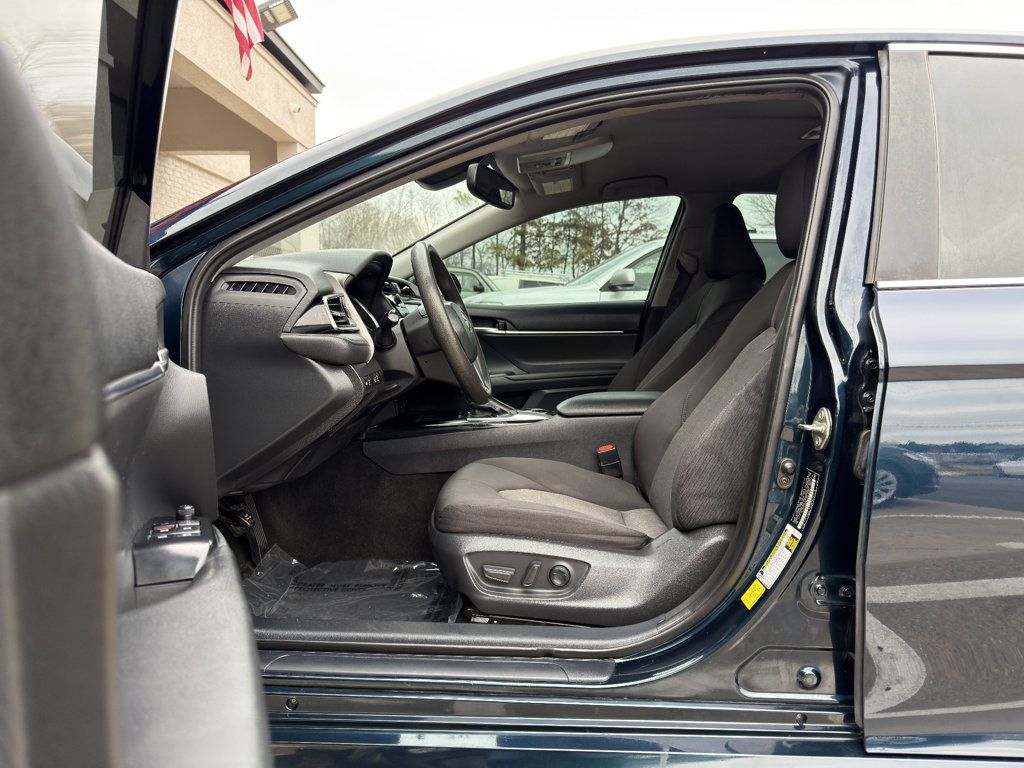 2020 Toyota Camry LE Automatic - 22964932 - 12