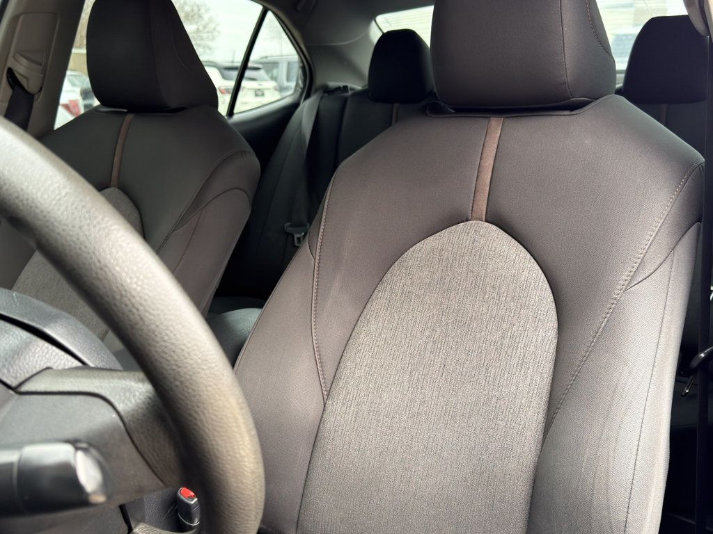 2020 Toyota Camry LE Automatic - 22964932 - 13