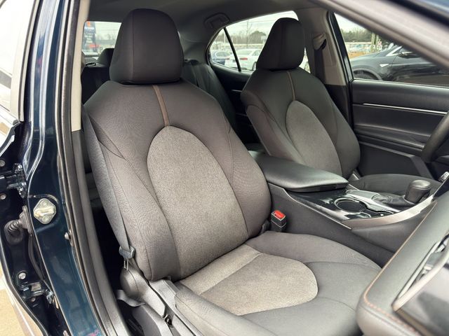 2020 Toyota Camry LE Automatic - 22964932 - 16