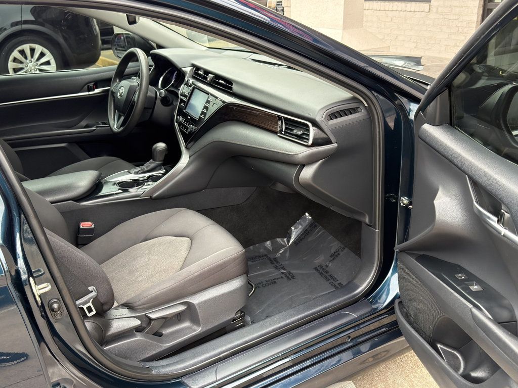2020 Toyota Camry LE Automatic - 22964932 - 17