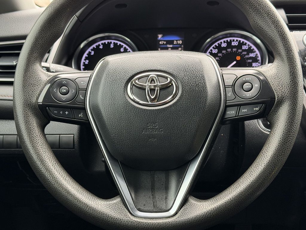 2020 Toyota Camry LE Automatic - 22964932 - 26