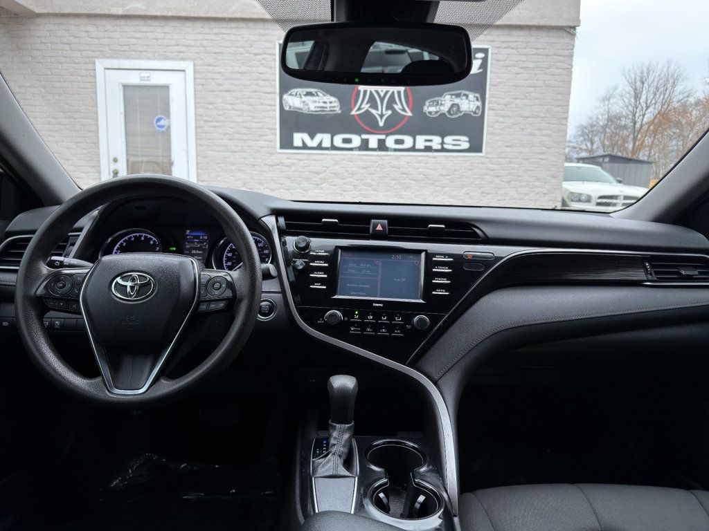 2020 Toyota Camry LE Automatic - 22964932 - 27