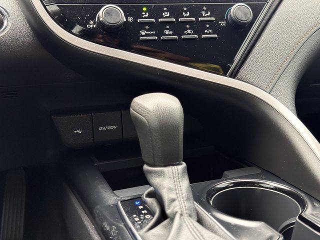 2020 Toyota Camry LE Automatic - 22964932 - 29