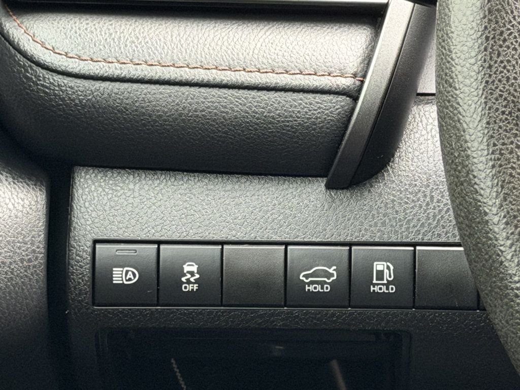 2020 Toyota Camry LE Automatic - 22964932 - 30