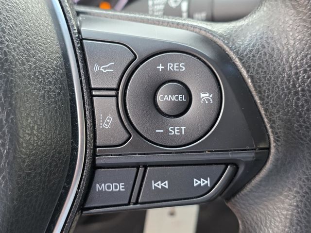 2020 Toyota Camry LE Automatic - 22985437 - 19