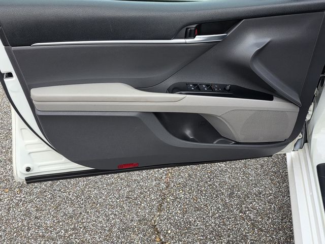 2020 Toyota Camry LE Automatic - 22985437 - 23