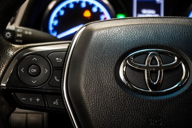 2020 Toyota Camry LE Automatic - 22937844 - 15