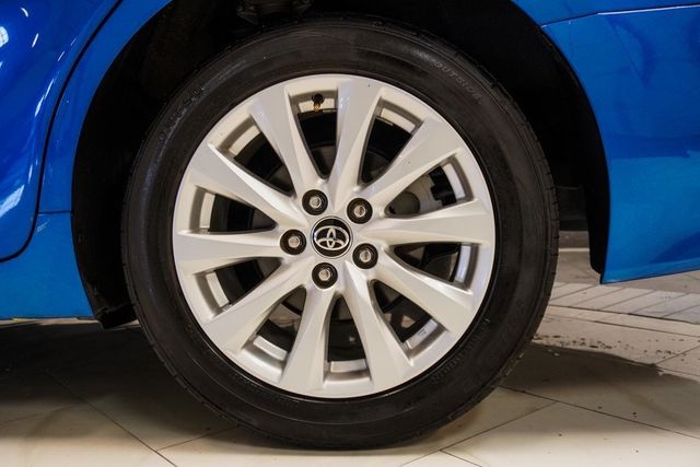 2020 Toyota Camry LE Automatic - 22937844 - 32