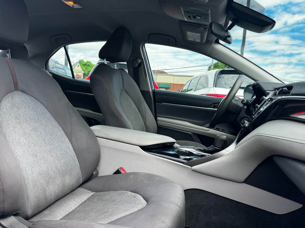 2020 Toyota Camry LE Automatic - 23029666 - 16
