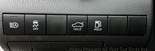 2020 Toyota Camry LE Automatic - 23053318 - 23