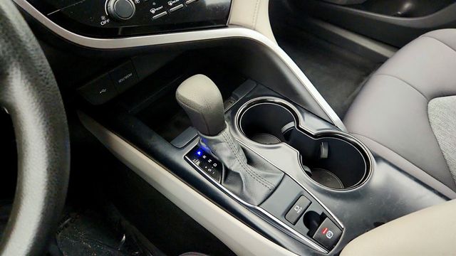 2020 Toyota Camry LE Automatic AWD w/ Apple CarPlay Integration - 22996823 - 13