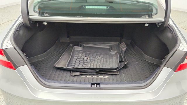 2020 Toyota Camry LE Automatic AWD w/ Apple CarPlay Integration - 22996823 - 18