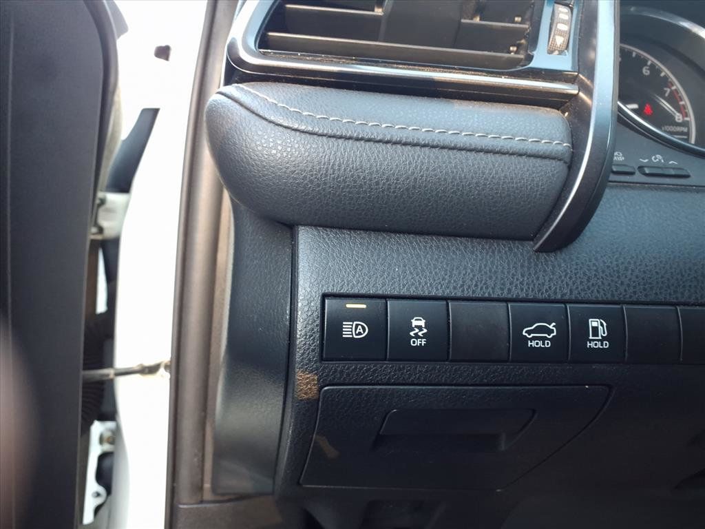 2020 Toyota Camry SE - 22941332 - 13