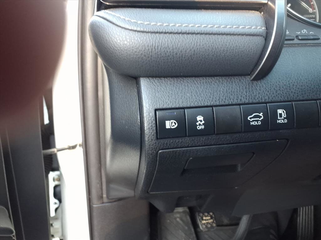 2020 Toyota Camry SE - 22941332 - 16