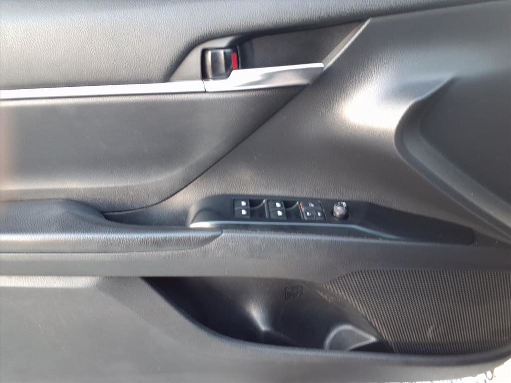 2020 Toyota Camry SE - 22941332 - 17