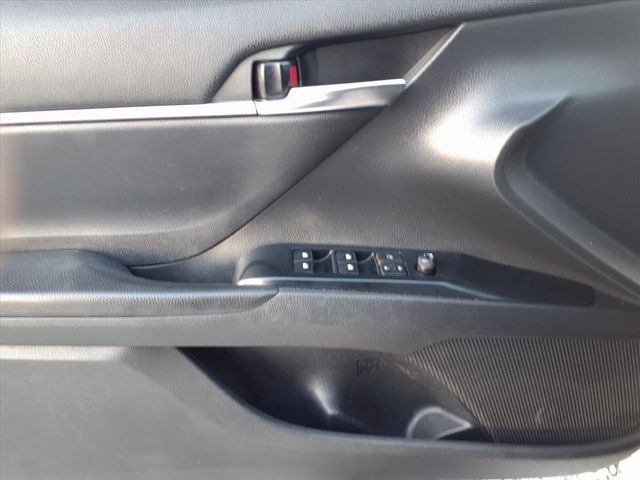 2020 Toyota Camry SE - 22941332 - 17