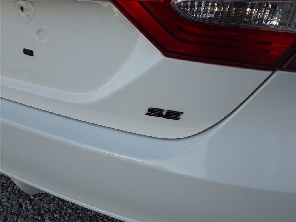 2020 Toyota Camry SE - 22941332 - 19