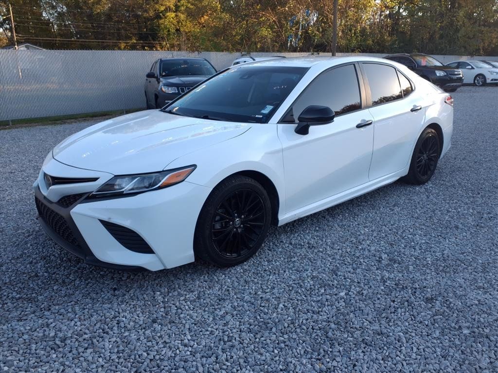 2020 Toyota Camry SE - 22941332 - 3