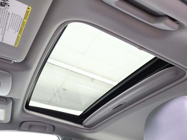 2020 Toyota Camry SE - 23001097 - 17