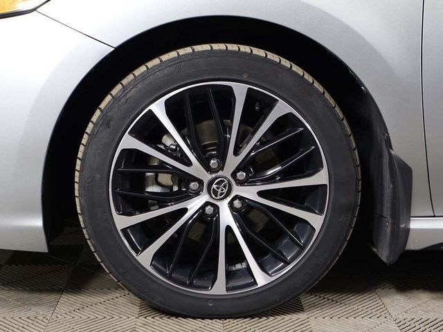 2020 Toyota Camry SE - 23001097 - 19