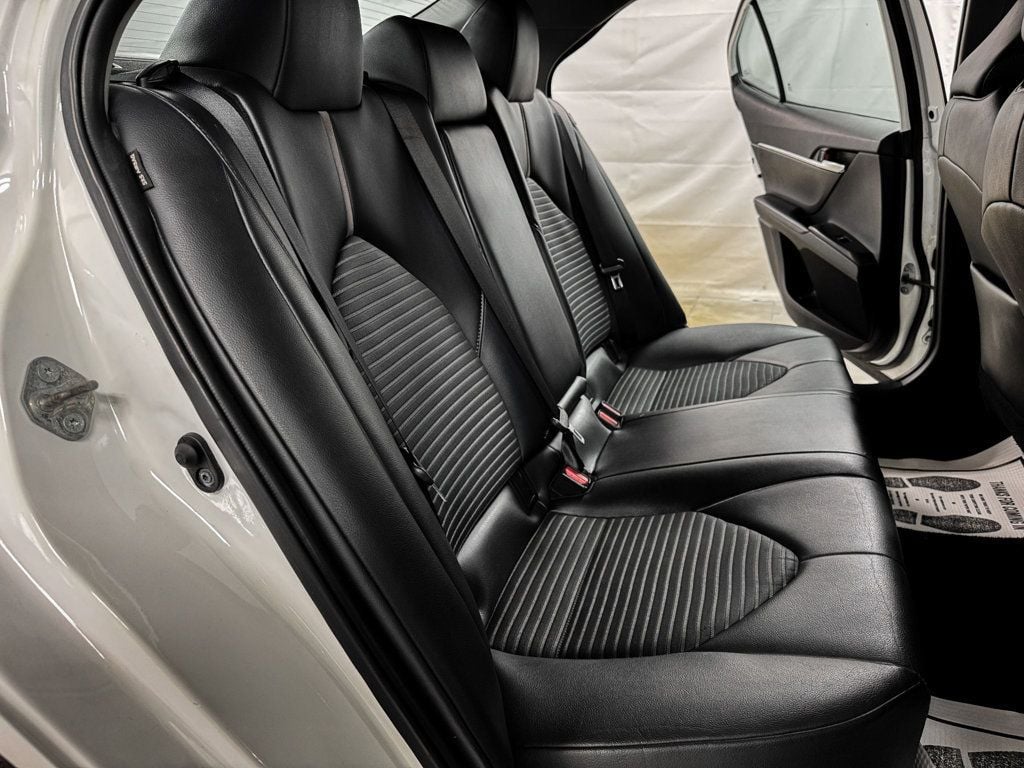 2020 Toyota Camry SE - 23032878 - 9