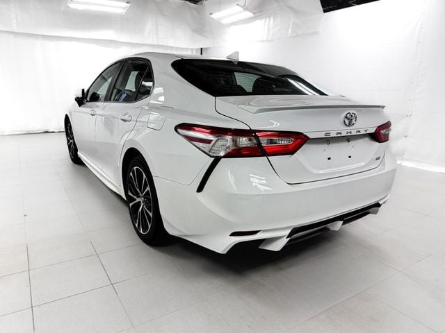 2020 Toyota Camry SE - 23032878 - 2
