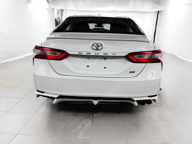 2020 Toyota Camry SE - 23032878 - 3