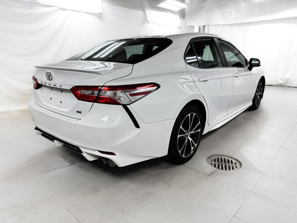 2020 Toyota Camry SE - 23032878 - 4