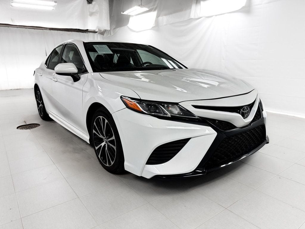 2020 Toyota Camry SE - 23032878 - 6