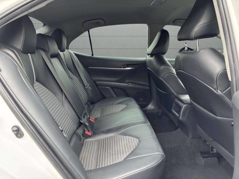 2020 Toyota Camry SE 4dr Sedan - 22936427 - 16