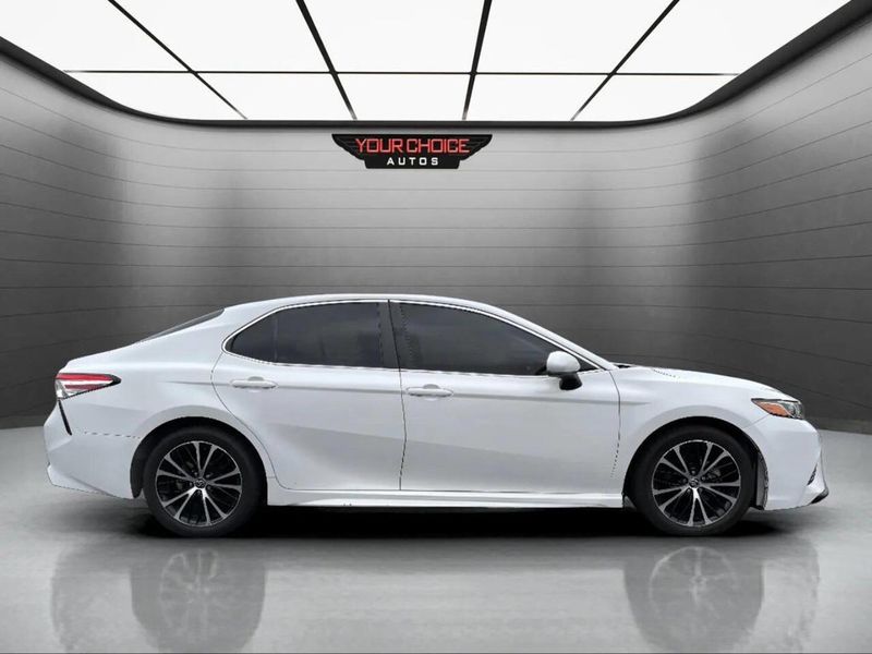 2020 Toyota Camry SE 4dr Sedan - 22936427 - 5