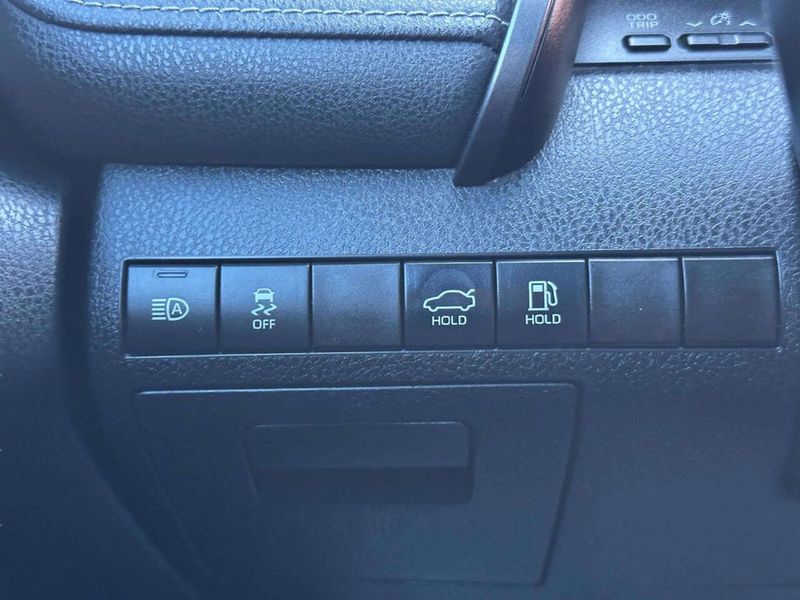 2020 Toyota Camry SE 4dr Sedan - 23042475 - 20