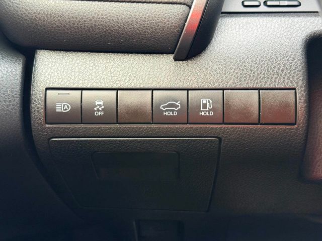 2020 Toyota Camry SE 4dr Sedan - 23055242 - 32