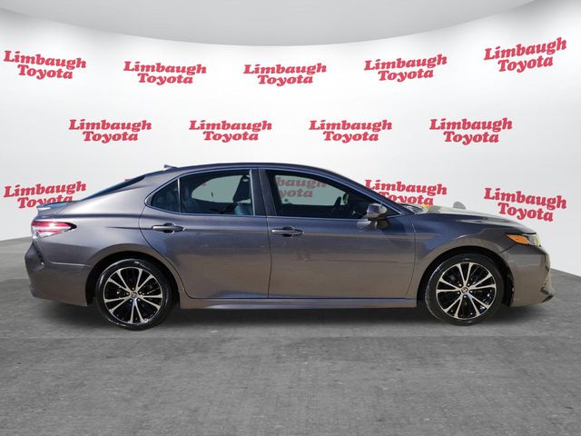 2020 Toyota Camry SE Automatic - 22943871 - 19
