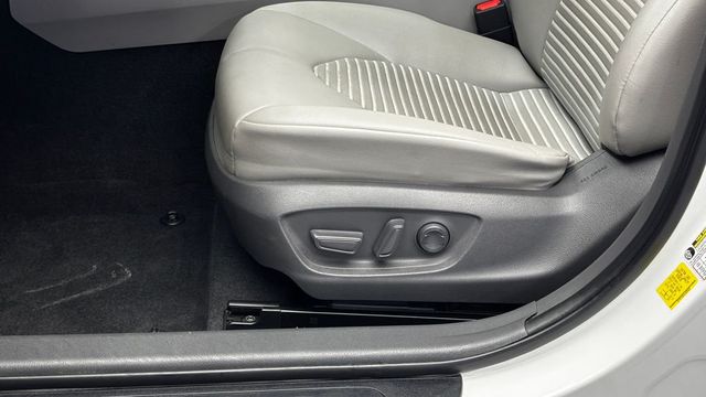 2020 Toyota Camry SE Automatic - 23037068 - 11