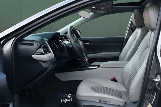 2020 Toyota Camry SE Nightshade Automatic - 23058807 - 16