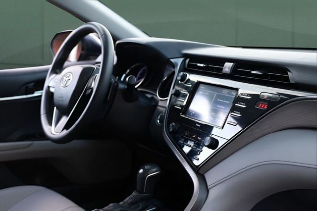 2020 Toyota Camry SE Nightshade Automatic - 23058807 - 23