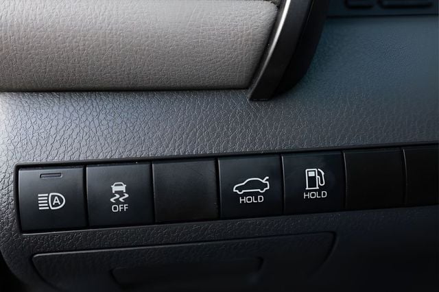 2020 Toyota Camry SE Nightshade Automatic - 23058807 - 29
