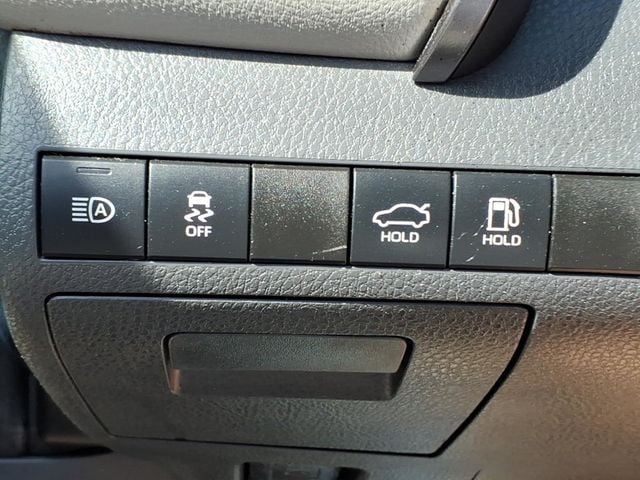 2020 Toyota Camry SE Sedan 4D - 23018395 - 12