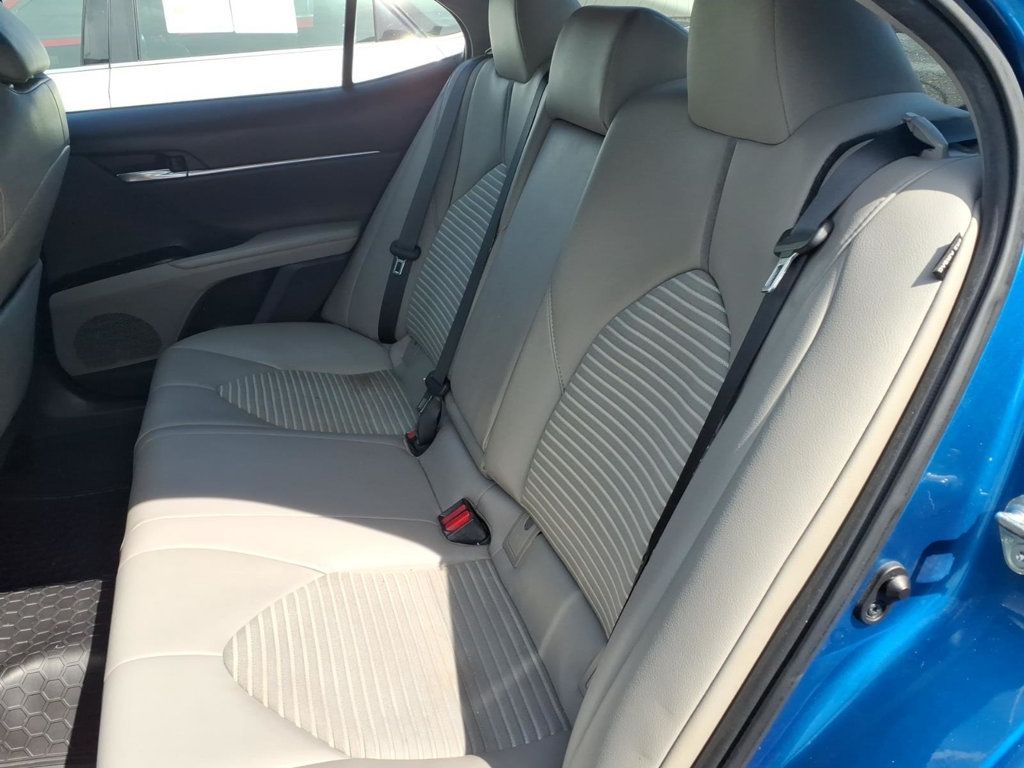 2020 Toyota Camry SE Sedan 4D - 23018395 - 14
